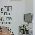 Alloro Boutique Πούλα
